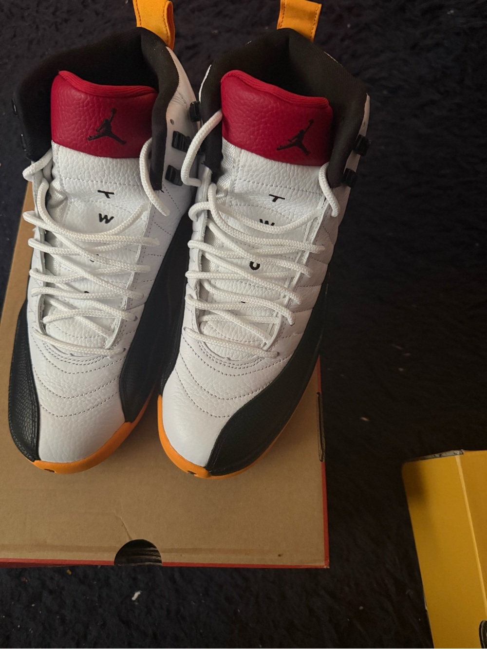 Jordan Men's White and Yellow Retro Basketball Sneakers - Picture 5 of 6